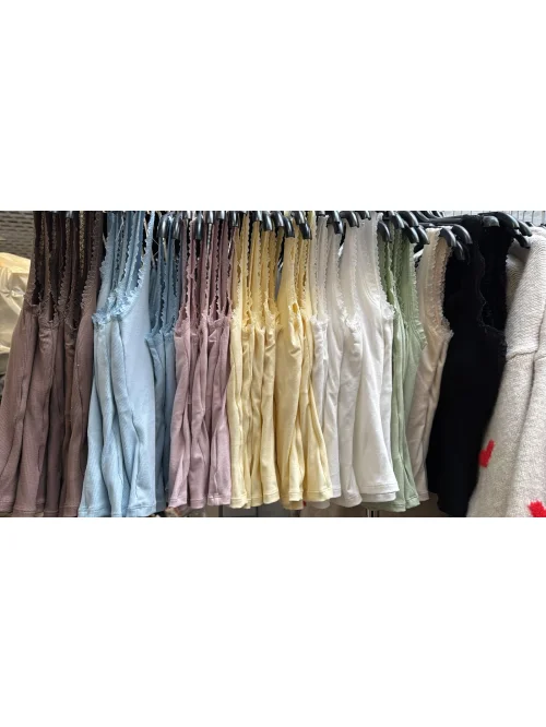 Top damski z usztywnianą miseczką DS254