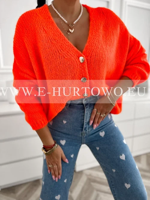 Sweterki damskie SD3548