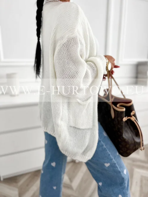 Sweterki damskie SD3544